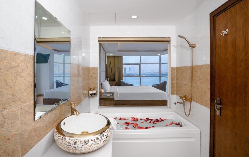Bathroom 4, Pariat River Front Hotel, Da Nang