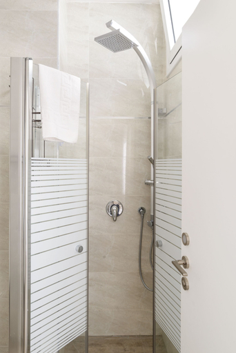 Bathroom 2, Bright and Fresh Family Home near Beach