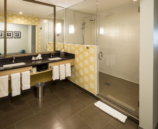 Bathroom 14