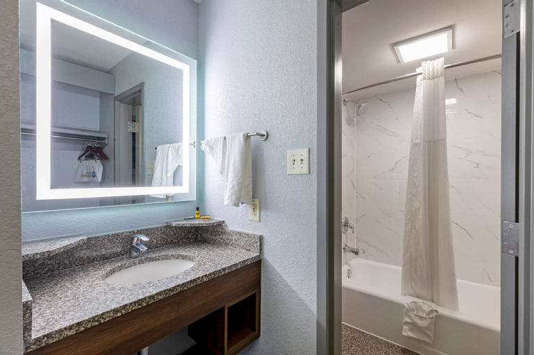Bathroom 9
