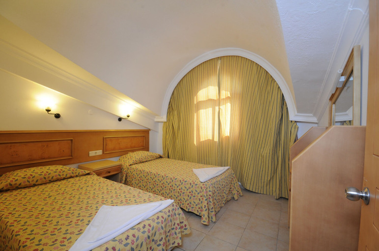 Bedroom 4, Kocer Club Apartments, Marmaris