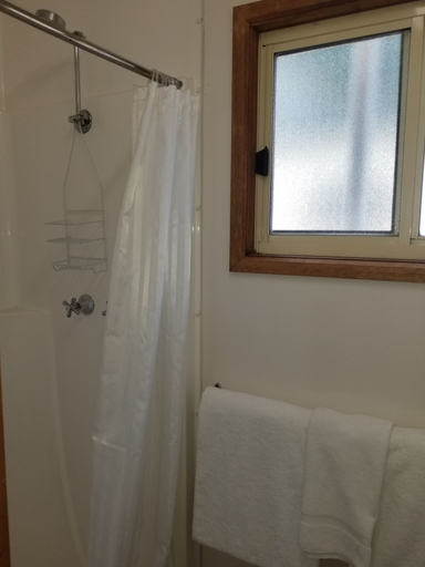 Bathroom 3, Euroa Caravan Park, Strathbogie