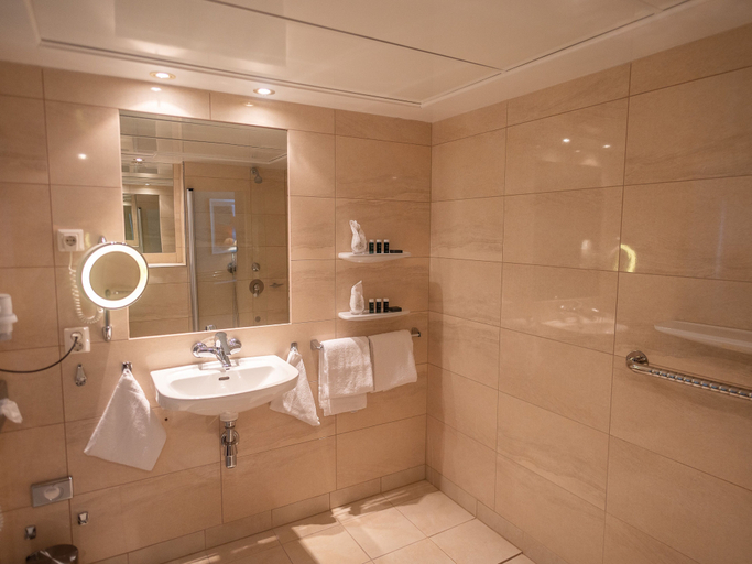 Bathroom 5, Hotel Ullensvang, Ullensvang