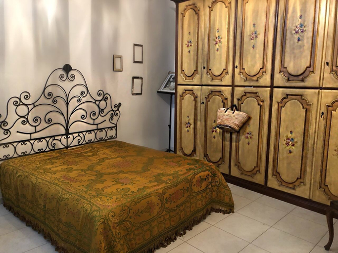 Room, Umberty House, Mantua