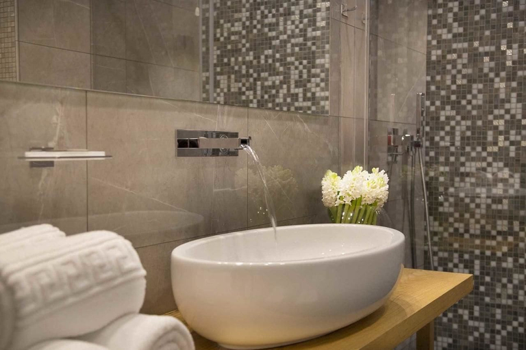 Bathroom 5, Best Season, Reggio Di Calabria