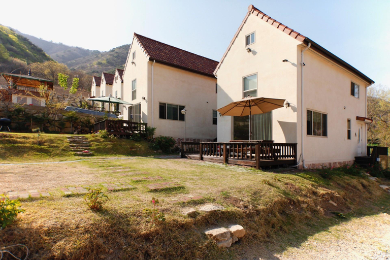 Others 2, benehil pension, Miryang