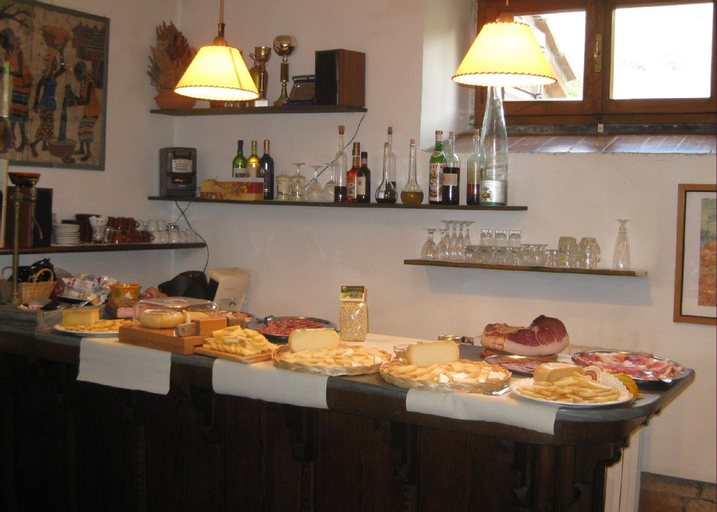 Food & Drinks, Nature and genuine hospitality, Arezzo