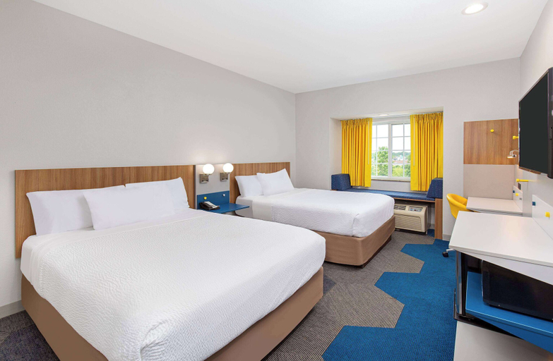 Bedroom 3, Microtel Inn & Suites by Wyndham Opelika, Lee