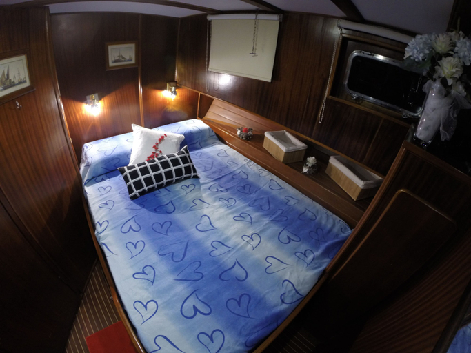 Bedroom 2, Yacht Suite Cecina, Livorno