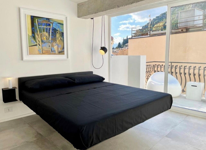 Bedroom 2, Don Diego Luxury Rooms, Messina