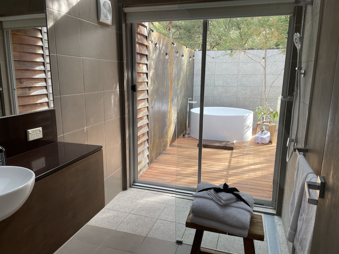 Bathroom 3, DULC Cabins, N. Grampians - Stawell