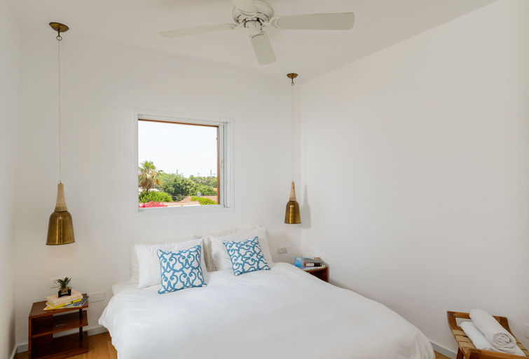 Bedroom 3, Terrace & View on Dallal square by FeelHome