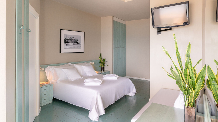 Bedroom 3, Victoria Palace Hotel, Rimini