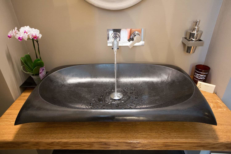 Bathroom 5, Palazzo Cannavina, Campobasso