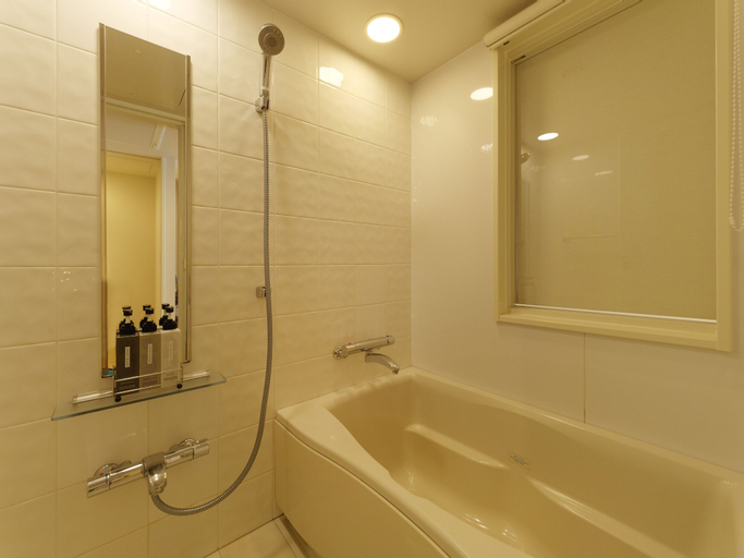 Bathroom 19