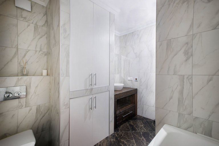 Bathroom, The 26th Apartments, Ekaterinburg gorsovet