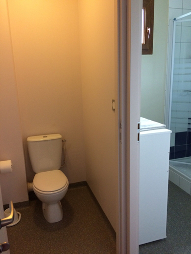 Bathroom 5, Auberge des Pyrénées, Hautes-Pyrénées