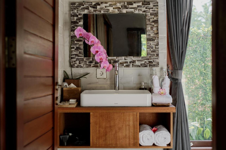 Bathroom 10