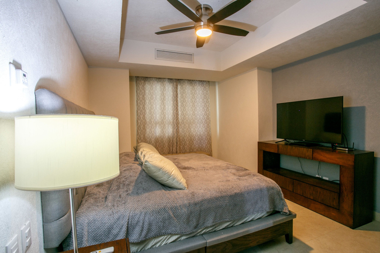 Bedroom 2, 24th Floor Beachfront 1 Bedroom, Puerto Vallarta