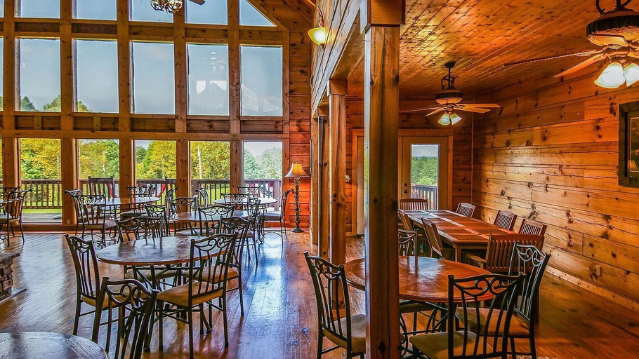 Food & Drinks 4, Grandview Experience Lodge, Van Buren