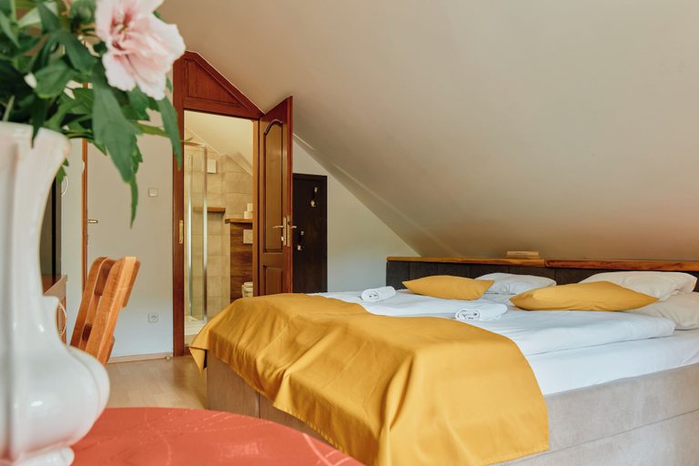 Bedroom 3, Oko-Park Panzió Kemping és Rendezvényközpont, Eger