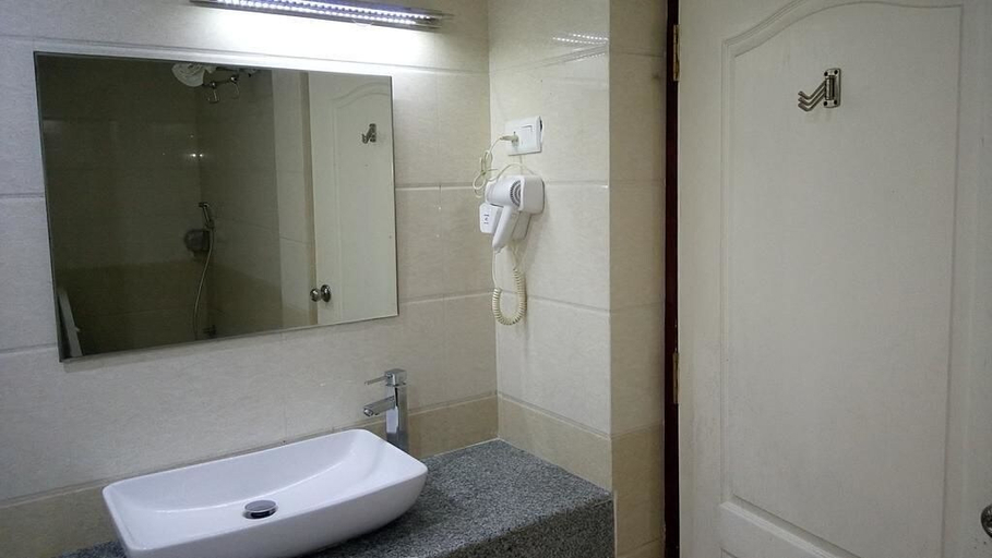 Bathroom 4, Hotel SS Palace, Ramanathapuram