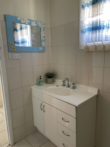 Bathroom 4, Peter's Port, Yorke Peninsula - North