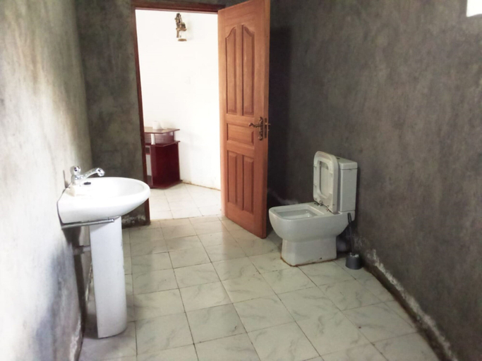 Bathroom, Mseven Gardens M7, Laikipia West