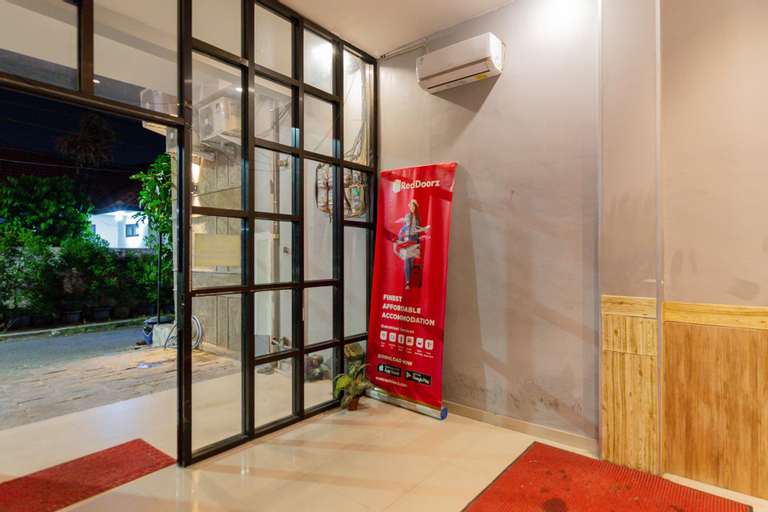 Others 4, RedDoorz @ Manukan Surabaya, Surabaya