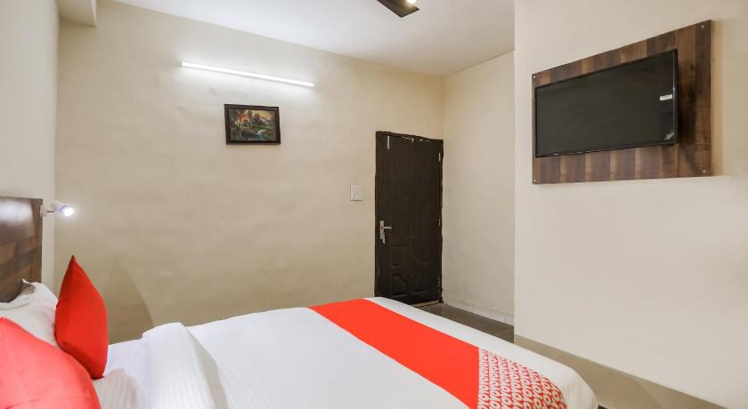 Bedroom 3, OYO 76156 Orchid Inn, Faridabad