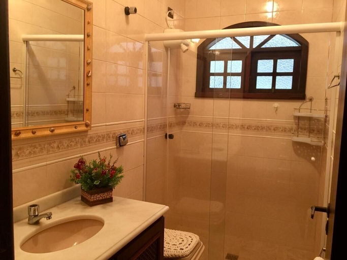 Bathroom, Casa com Piscina em Penha - Beto Carrero, Penha