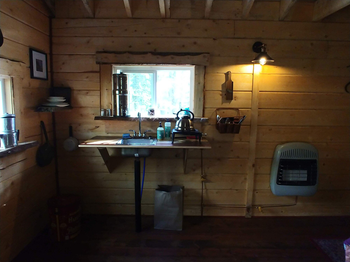 Others 4, Blackburn Cabins, Valdez-Cordova