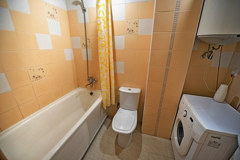 Bathroom 4, Apartment on Verhneportovaya 2A, Vladivostok gorsovet