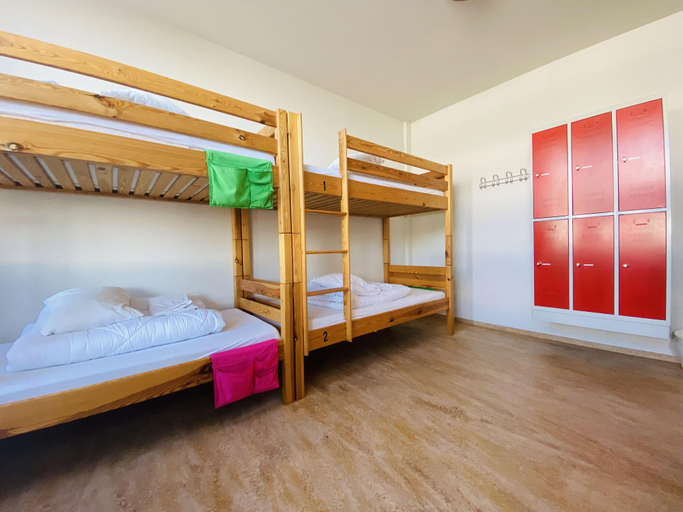 Bedroom 4, Bus Hostel Reykjavik, Reykjavík