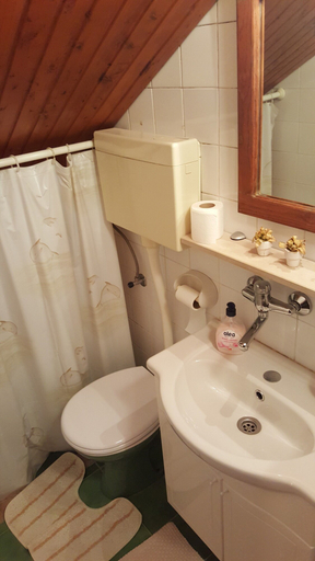 Bathroom 3, Sunset Apartments, Korčula
