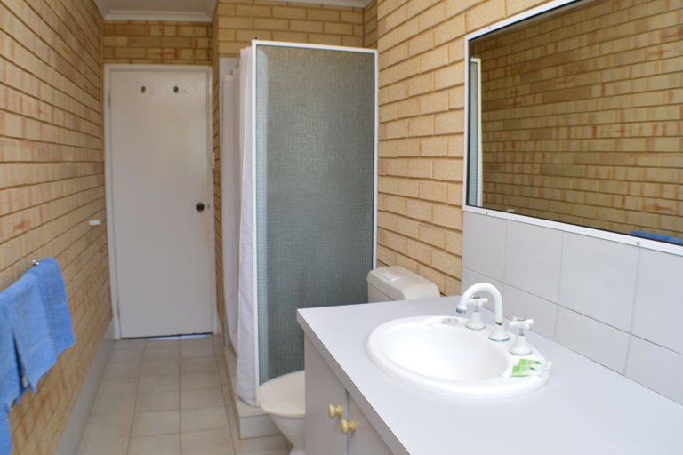 Bathroom 3, Kalbarri Seafront Villas, Northampton
