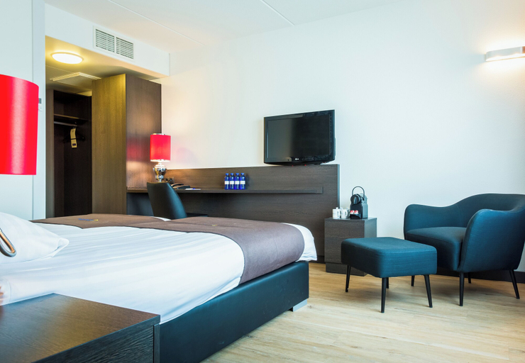 Bedroom 3, Bastion Hotel Amsterdam Amstel, Ouder-Amstel