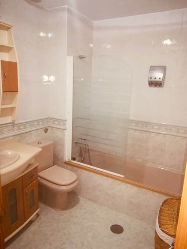 Bathroom 3, House Global 11, Granada