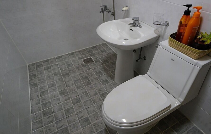 Bathroom, Hanokmaru, Jeonju