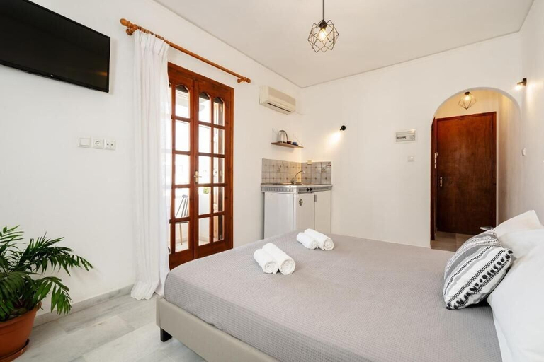 Bedroom 4, Flerianos Studios, South Aegean