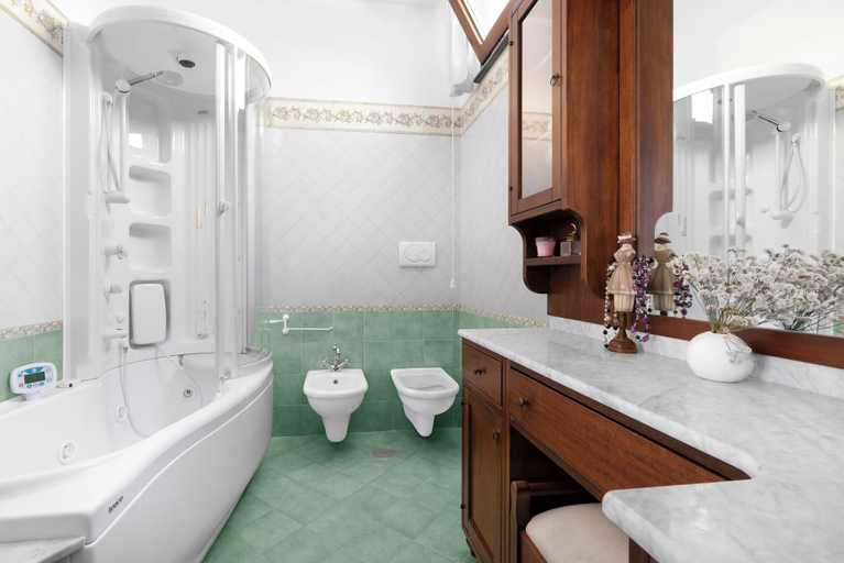Bathroom 4, Villa Anna, Napoli