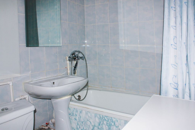Bathroom, Apartment ALLiS-HALL on Pervomayskaya 35, Ekaterinburg gorsovet