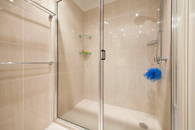 Bathroom 4, Kamilaroi Unit 6, 58-60 Magnus Street, Port Stephens