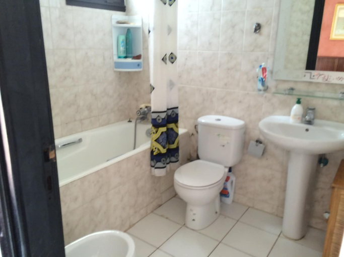 Bathroom, Marina View Apartment, Tétouan