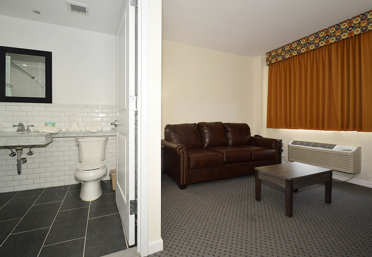 Others 5, Bogart Hotel, New York