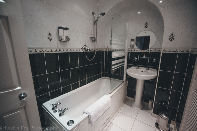 Bathroom 4, Suite Apartments Aberdeen City, Aberdeen