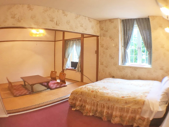 Bedroom 2, Pension A Million Roses, Shimoda