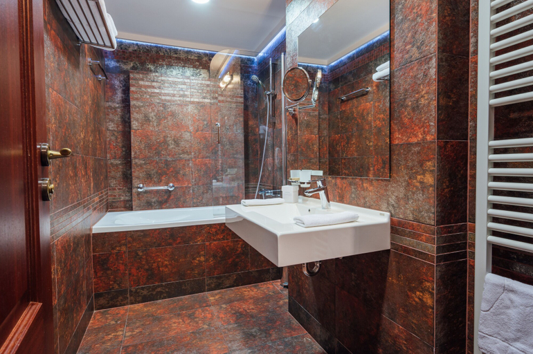 Bathroom 3, L'art Hotel Carei, Carei