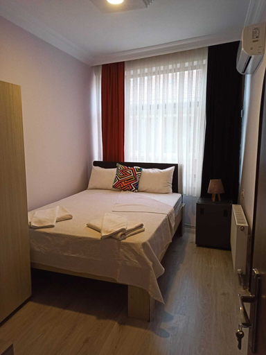 Bedroom 4, Moonlight Ay Isigi, Merkez