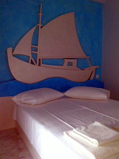 Bedroom 5, Foinikas Studios, South Aegean